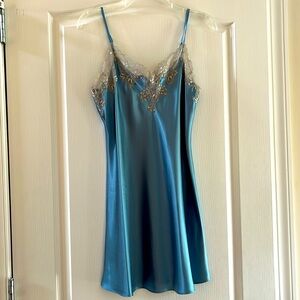 Jones New York peignor set